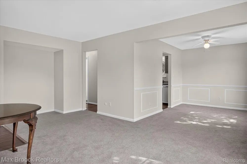 100 W Hickory Grove Road #C6 Bloomfield Charter Township, MI 48304