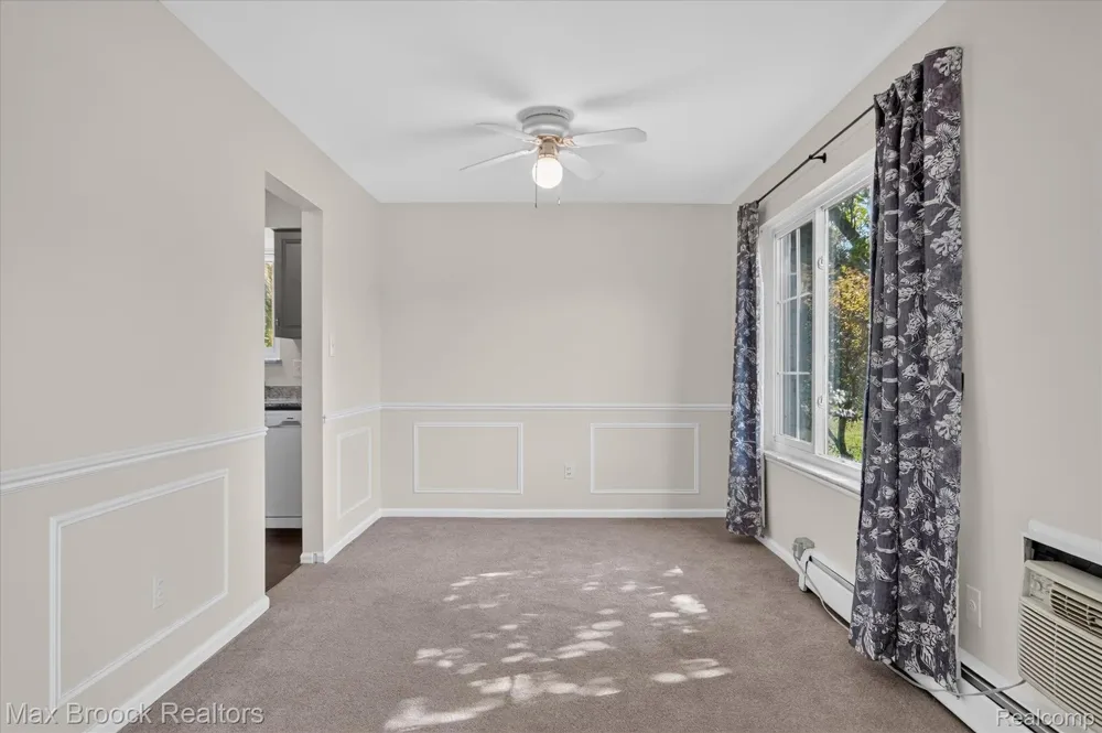 100 W Hickory Grove Road #C6 Bloomfield Charter Township, MI 48304
