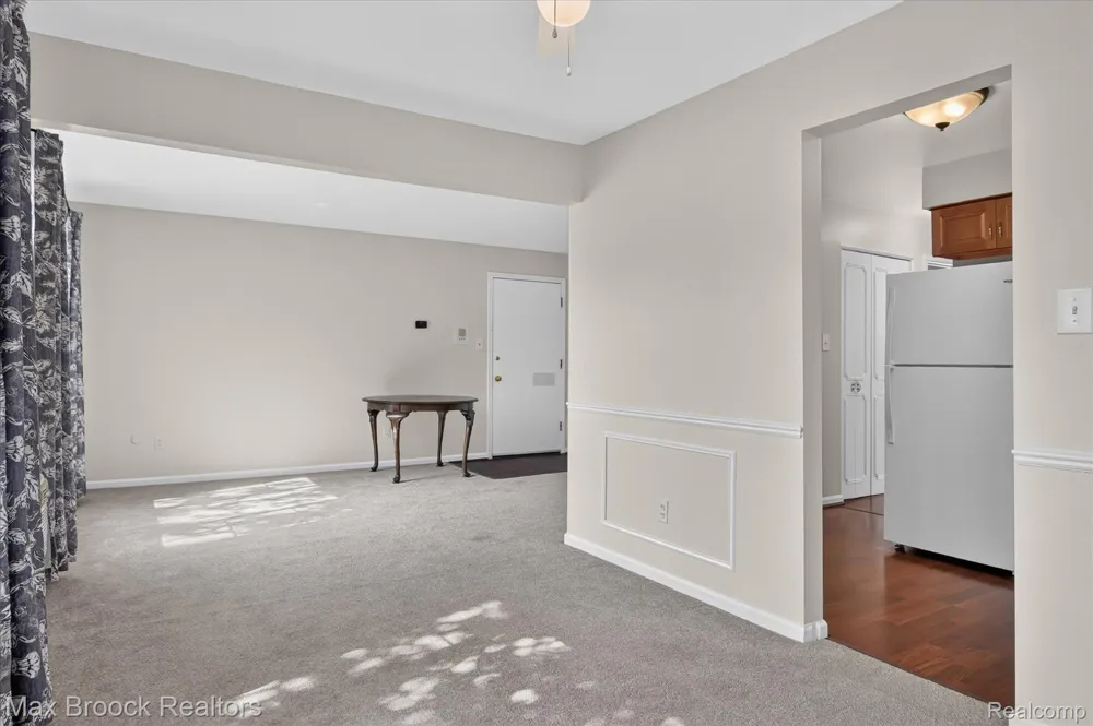 100 W Hickory Grove Road #C6 Bloomfield Charter Township, MI 48304