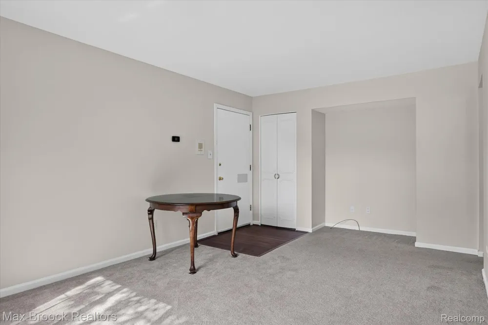 100 W Hickory Grove Road #C6 Bloomfield Charter Township, MI 48304