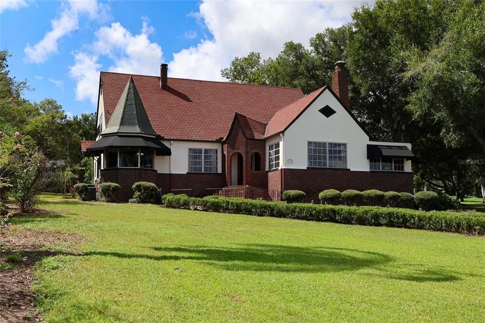 706 S LAKESHORE BOULEVARD Lake Wales, FL 33853