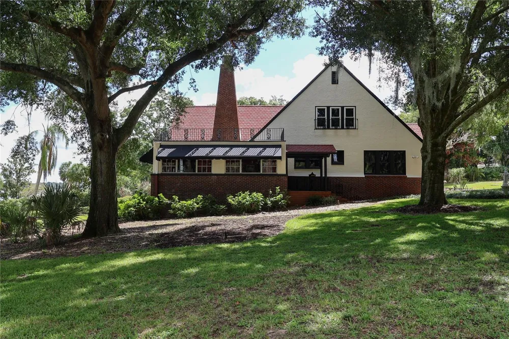 706 S LAKESHORE BOULEVARD Lake Wales, FL 33853