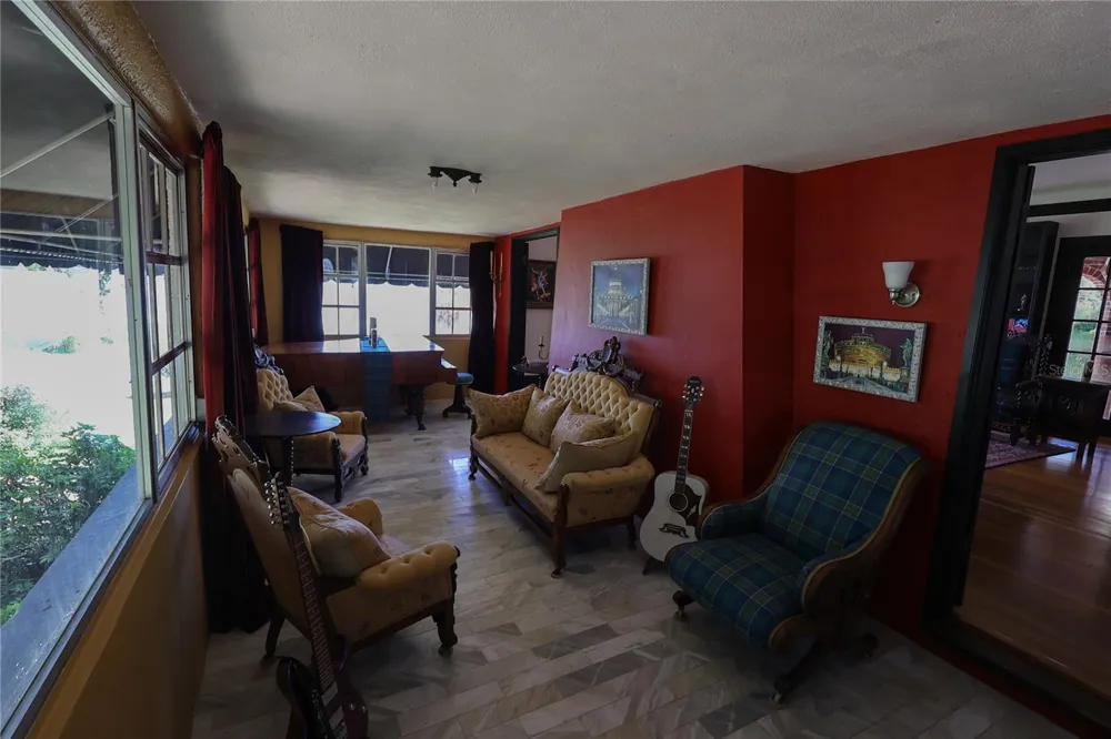 706 S LAKESHORE BOULEVARD Lake Wales, FL 33853