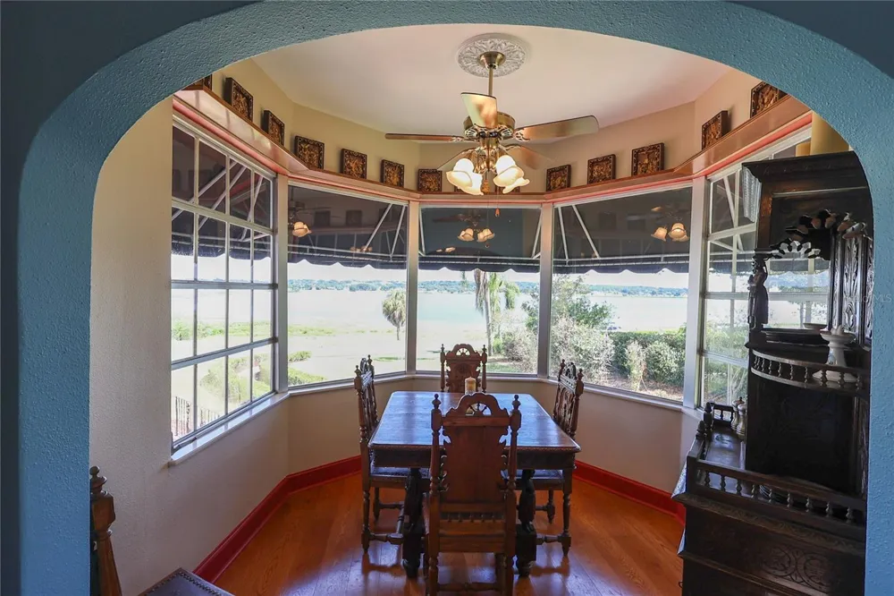 706 S LAKESHORE BOULEVARD Lake Wales, FL 33853