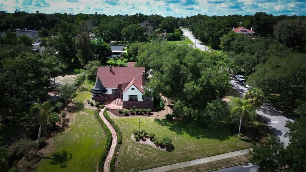 706 S LAKESHORE BOULEVARD Lake Wales, FL 33853
