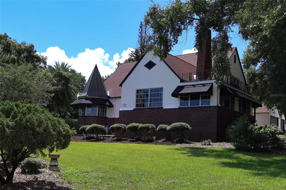 706 S LAKESHORE BOULEVARD Lake Wales, FL 33853