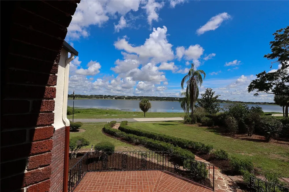 706 S LAKESHORE BOULEVARD Lake Wales, FL 33853