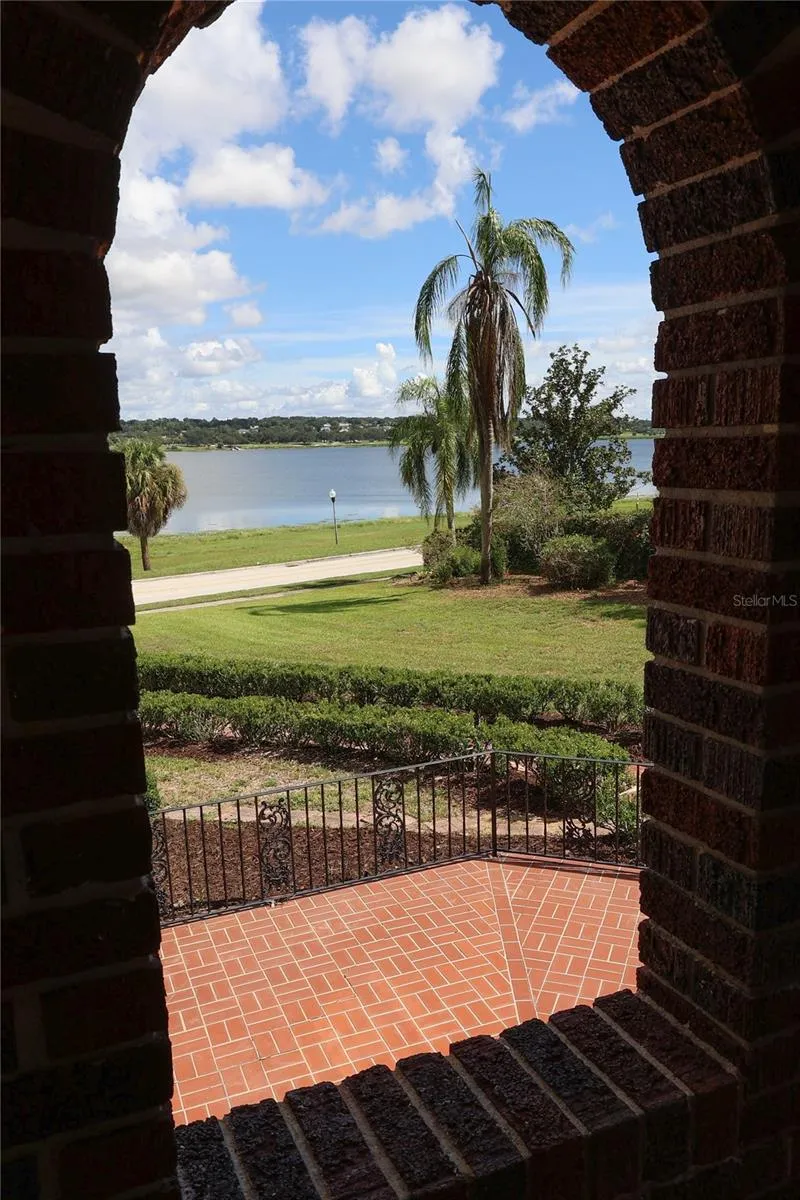 706 S LAKESHORE BOULEVARD Lake Wales, FL 33853
