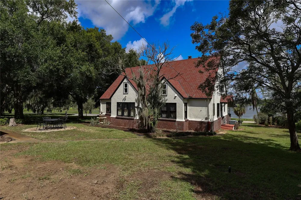 706 S LAKESHORE BOULEVARD Lake Wales, FL 33853
