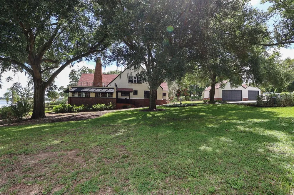 706 S LAKESHORE BOULEVARD Lake Wales, FL 33853