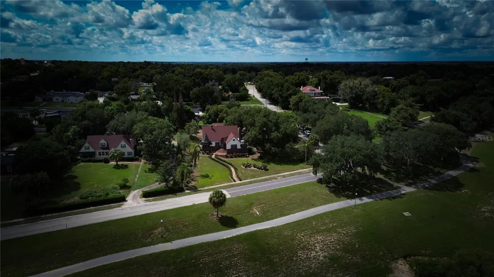 706 S LAKESHORE BOULEVARD Lake Wales, FL 33853