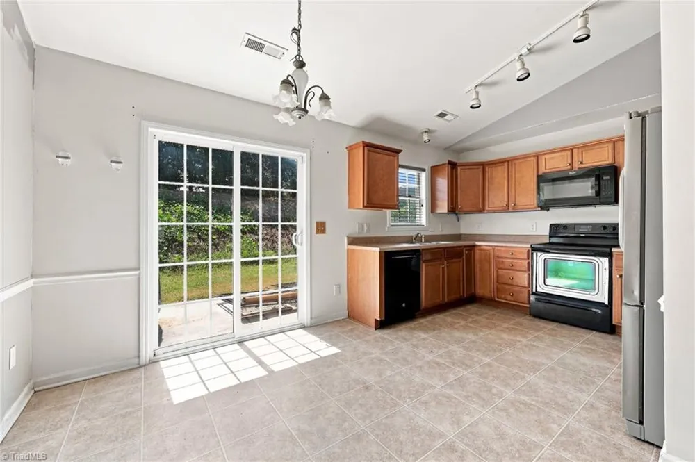 306 Walden Ridge Court Winston-Salem, NC 27127