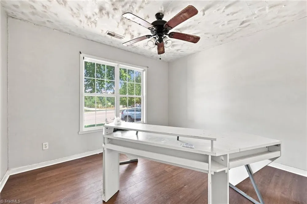 306 Walden Ridge Court Winston-Salem, NC 27127