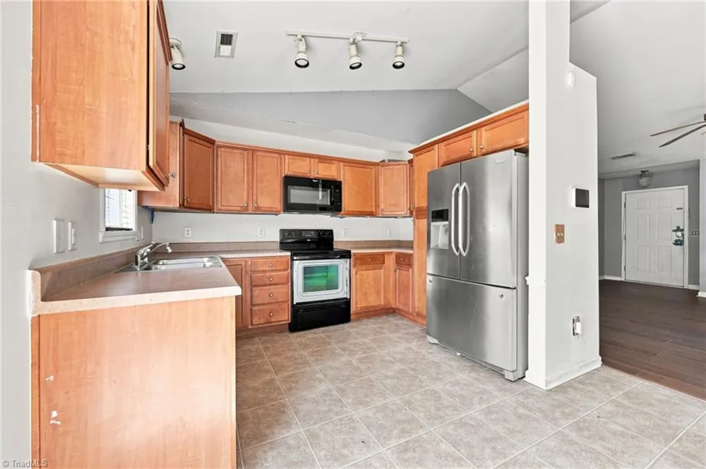 306 Walden Ridge Court Winston-Salem, NC 27127