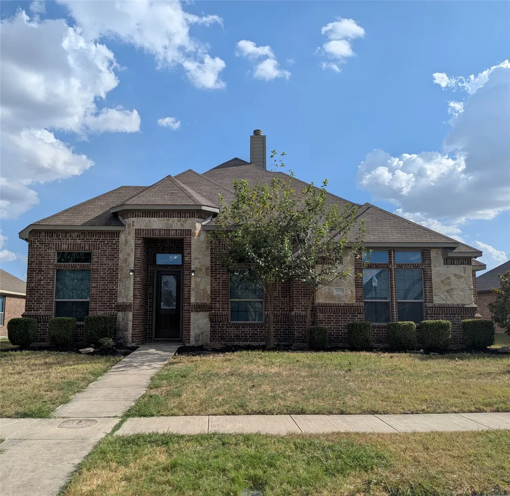408 Valley Ridge Drive Red Oak, TX 75154