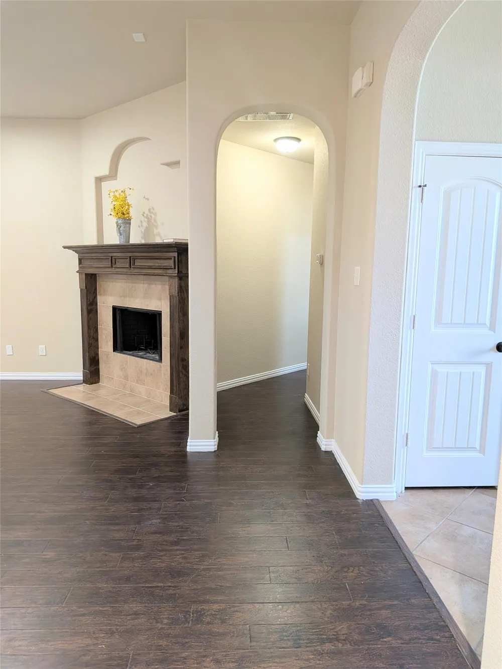 408 Valley Ridge Drive Red Oak, TX 75154