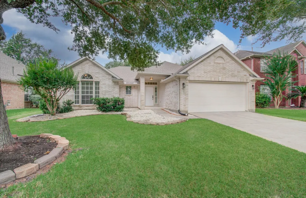 2311 Meadow Briar Drive Sugar Land, TX 77498