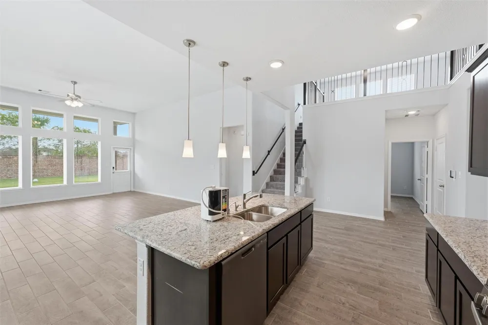 2526 Bayrose Drive La Marque, TX 77568