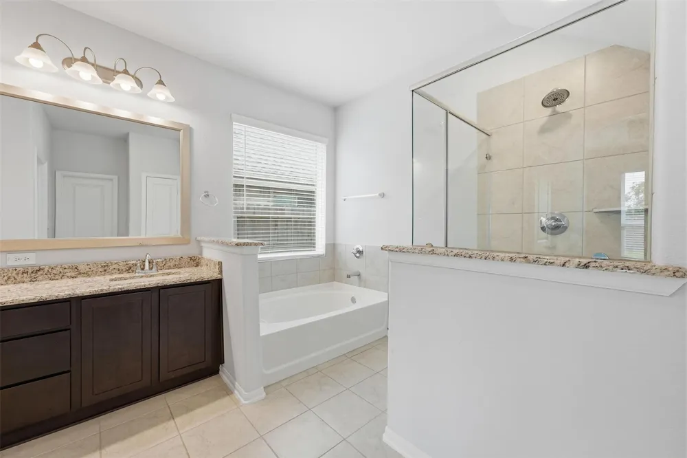 2526 Bayrose Drive La Marque, TX 77568