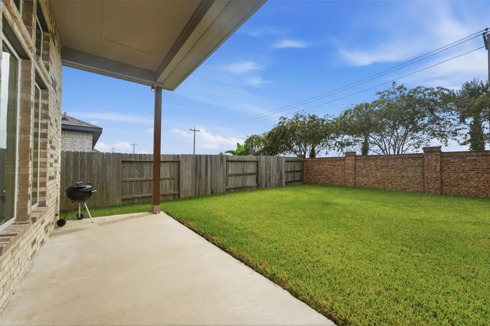 2526 Bayrose Drive La Marque, TX 77568