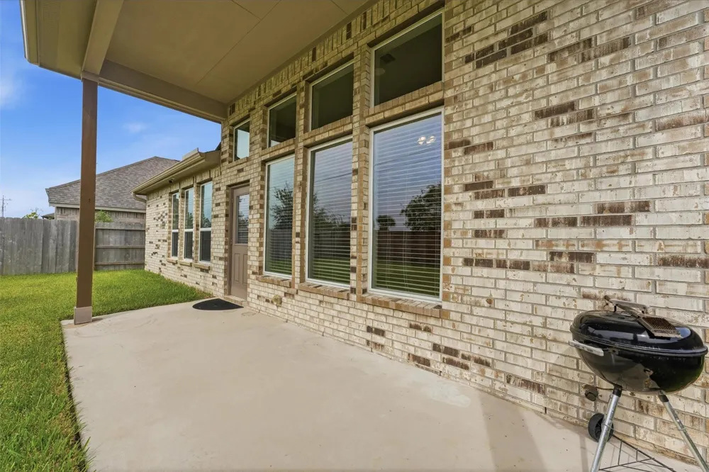 2526 Bayrose Drive La Marque, TX 77568