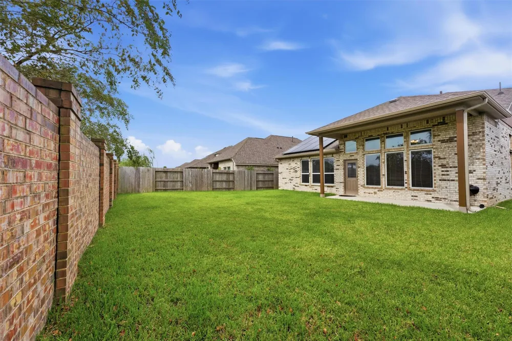 2526 Bayrose Drive La Marque, TX 77568