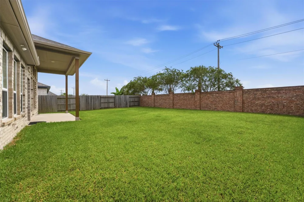 2526 Bayrose Drive La Marque, TX 77568