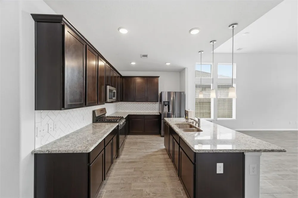 2526 Bayrose Drive La Marque, TX 77568