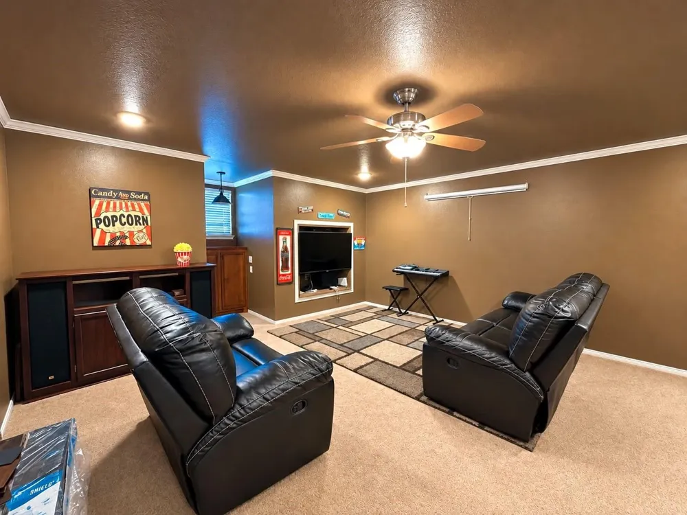 307 Standing Oaks Lane Sealy, TX 77474