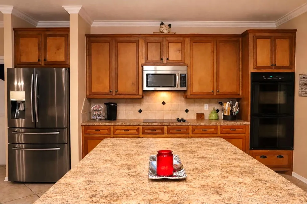 307 Standing Oaks Lane Sealy, TX 77474