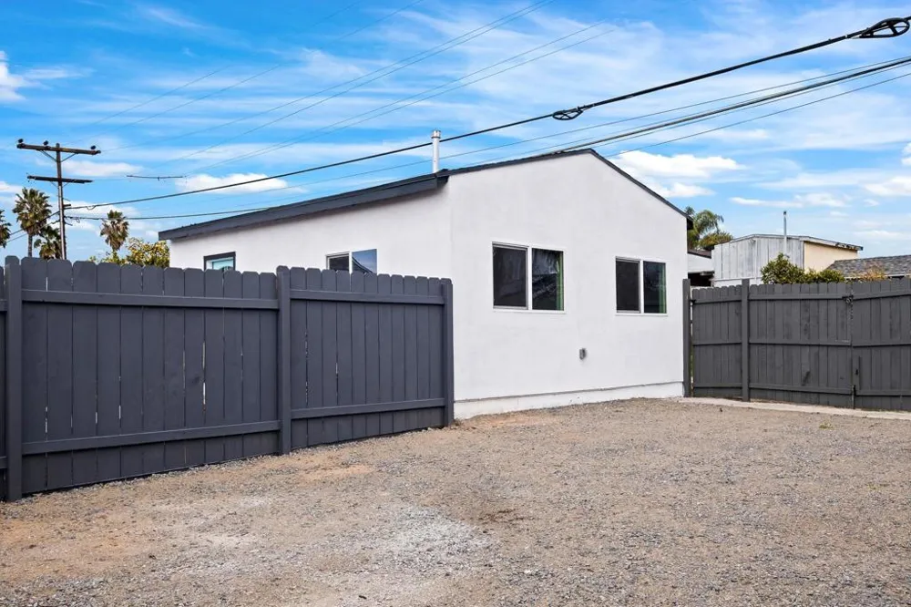 1661 Colfax Dr Lemon Grove, CA 91945