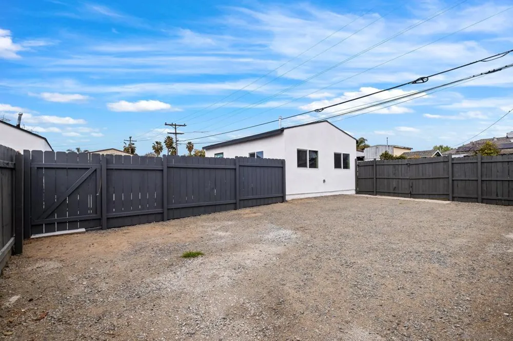 1661 Colfax Dr Lemon Grove, CA 91945