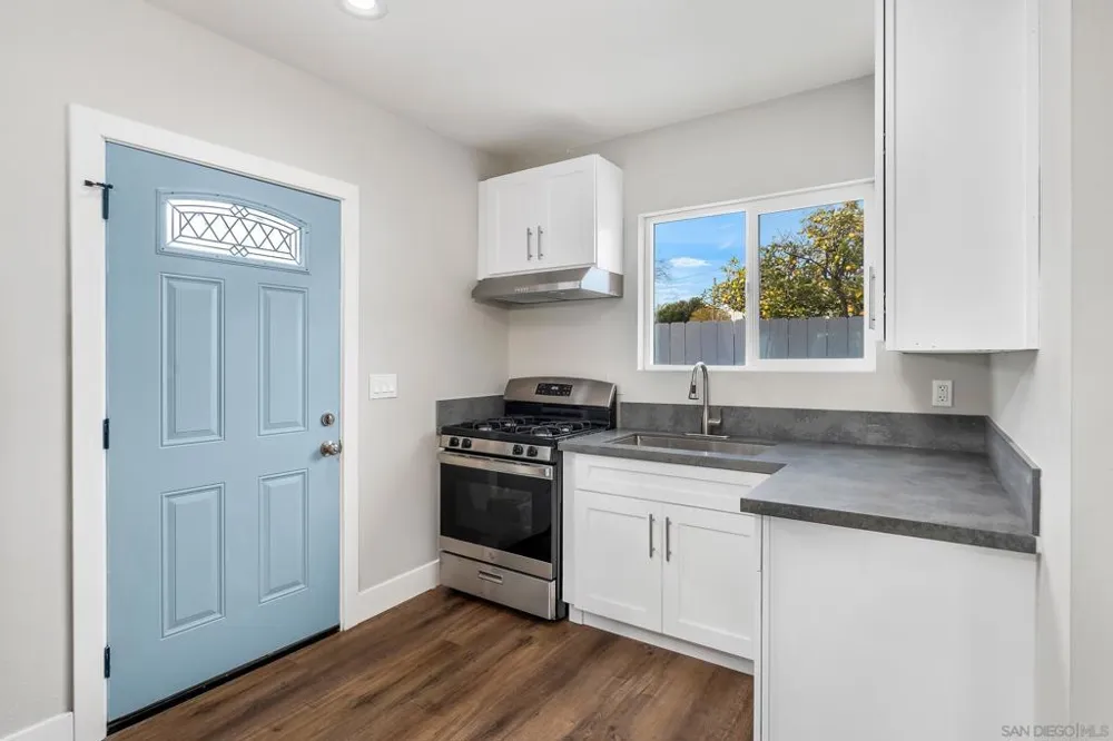 1661 Colfax Dr Lemon Grove, CA 91945