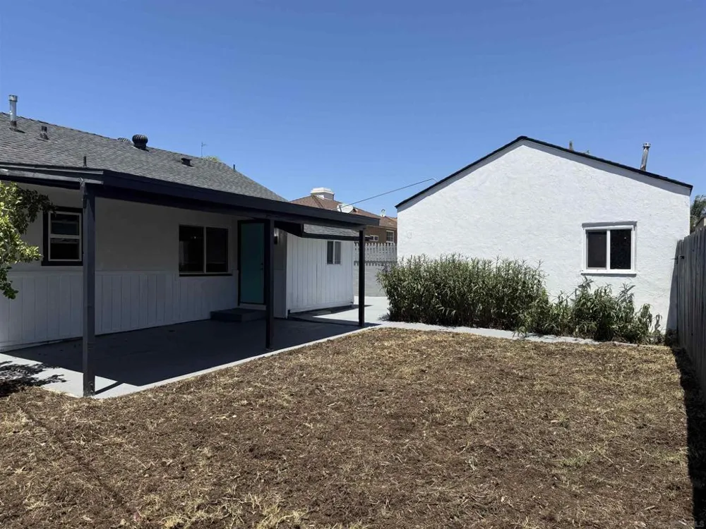 1661 Colfax Dr Lemon Grove, CA 91945
