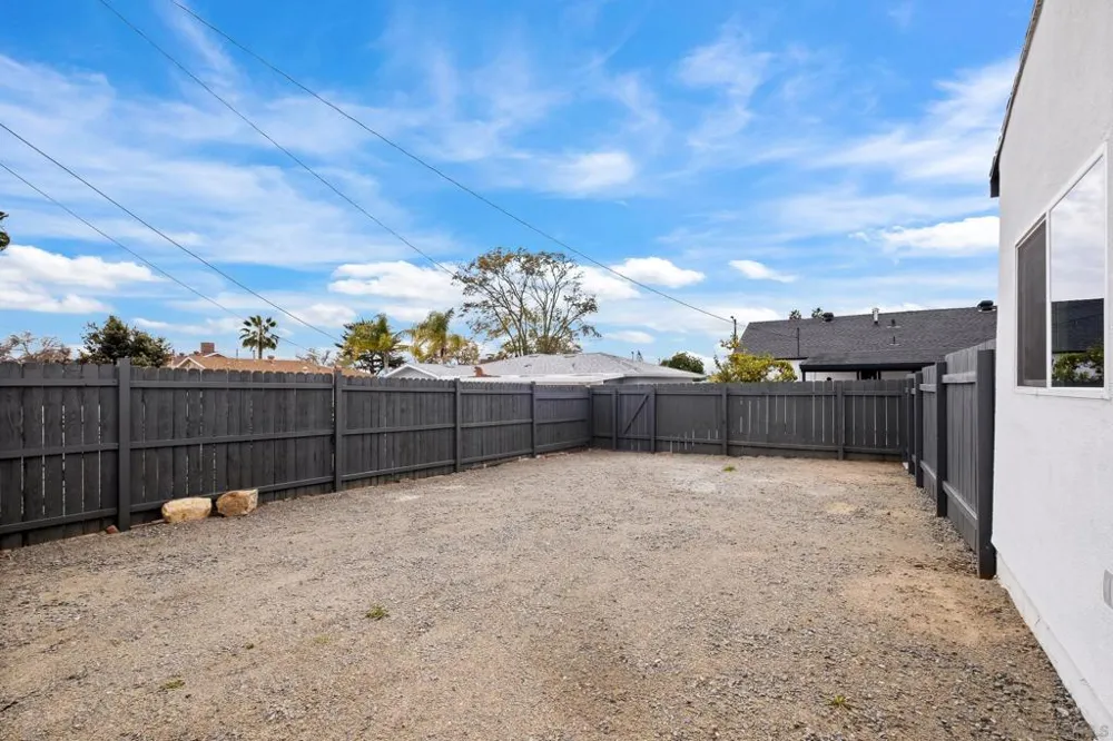 1661 Colfax Dr Lemon Grove, CA 91945