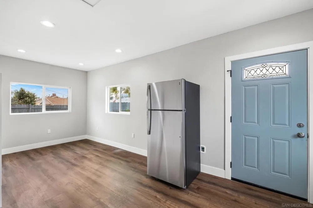1661 Colfax Dr Lemon Grove, CA 91945