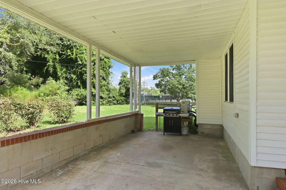 1112 Wilson Avenue Morehead City, NC 28557