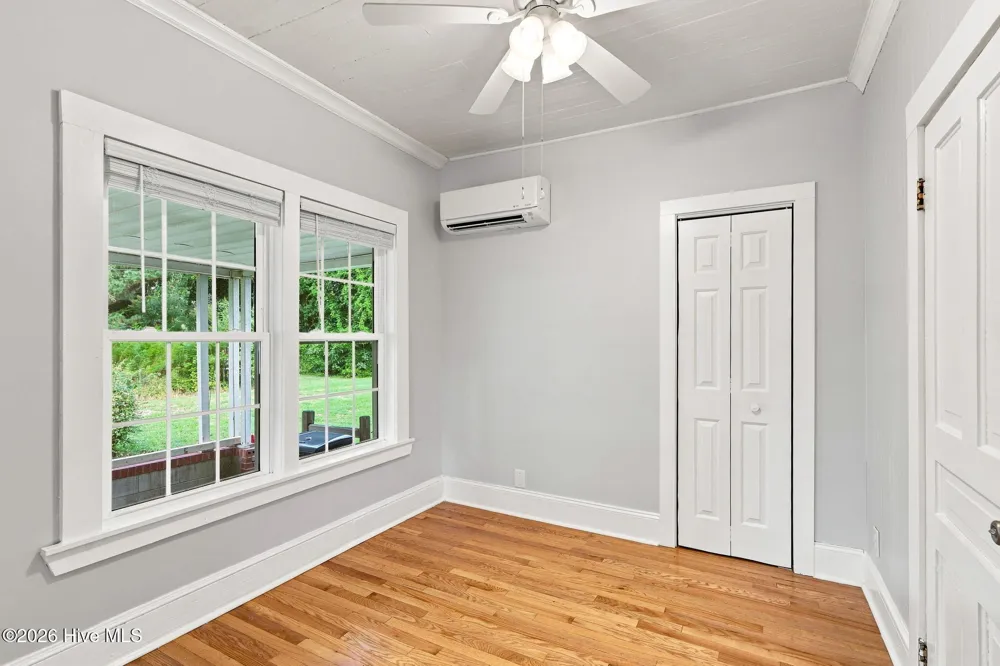 1112 Wilson Avenue Morehead City, NC 28557