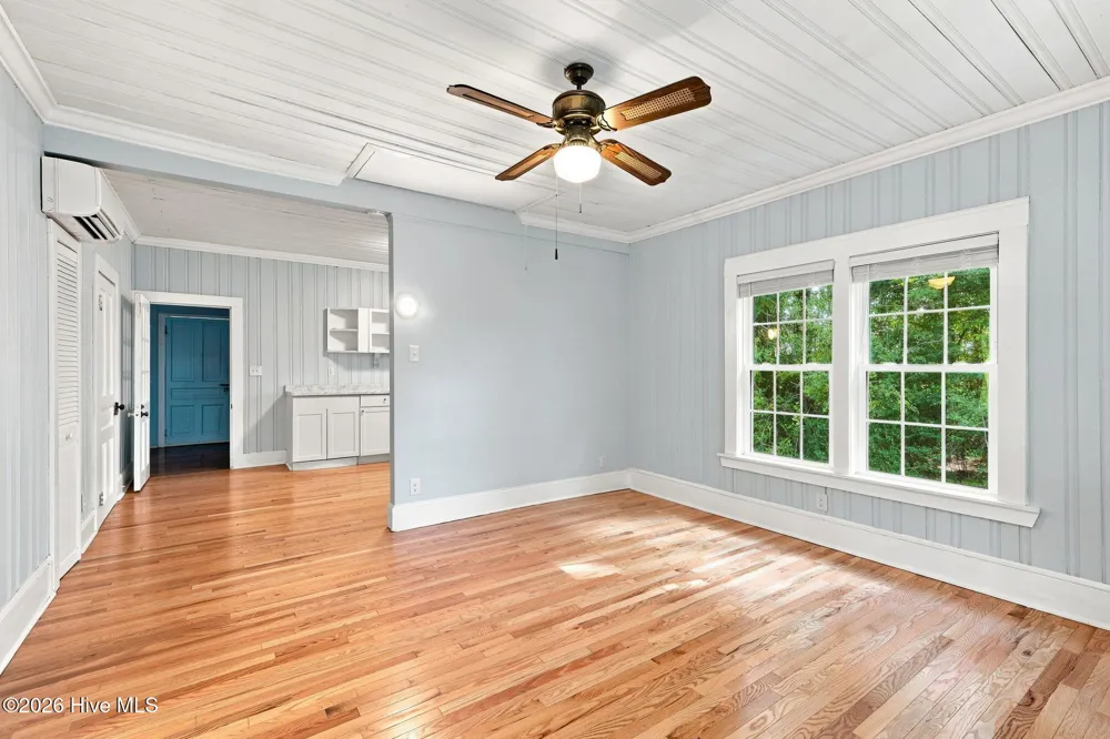 1112 Wilson Avenue Morehead City, NC 28557