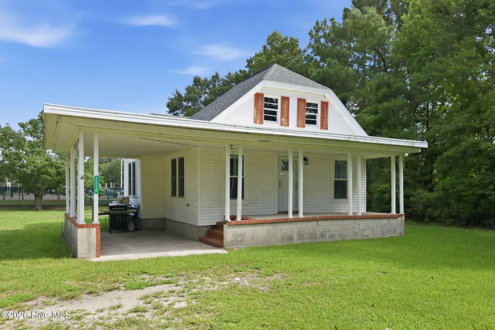 1112 Wilson Avenue Morehead City, NC 28557