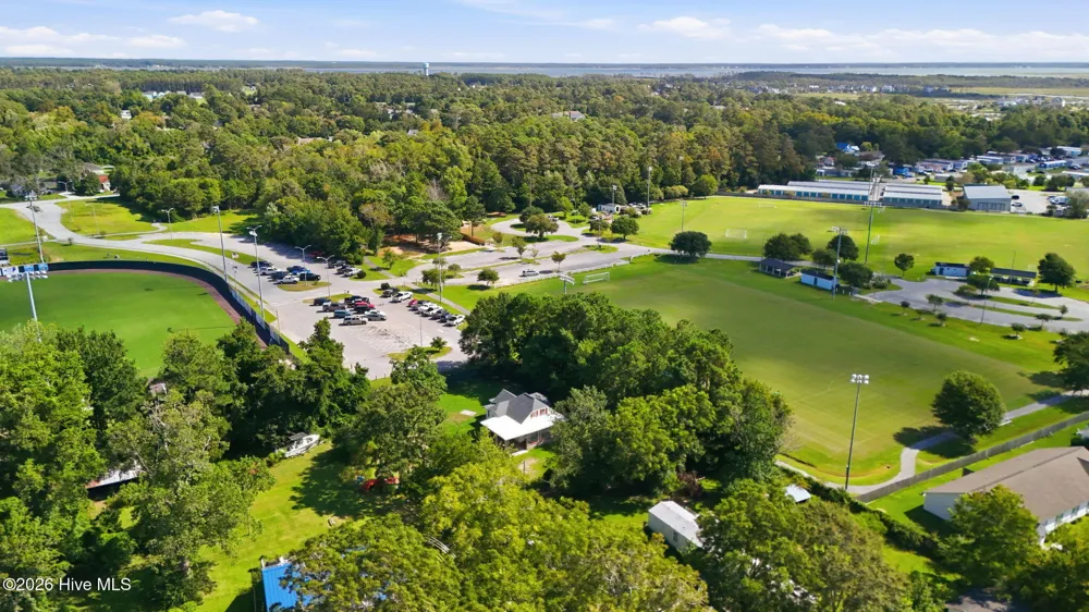 1112 Wilson Avenue Morehead City, NC 28557