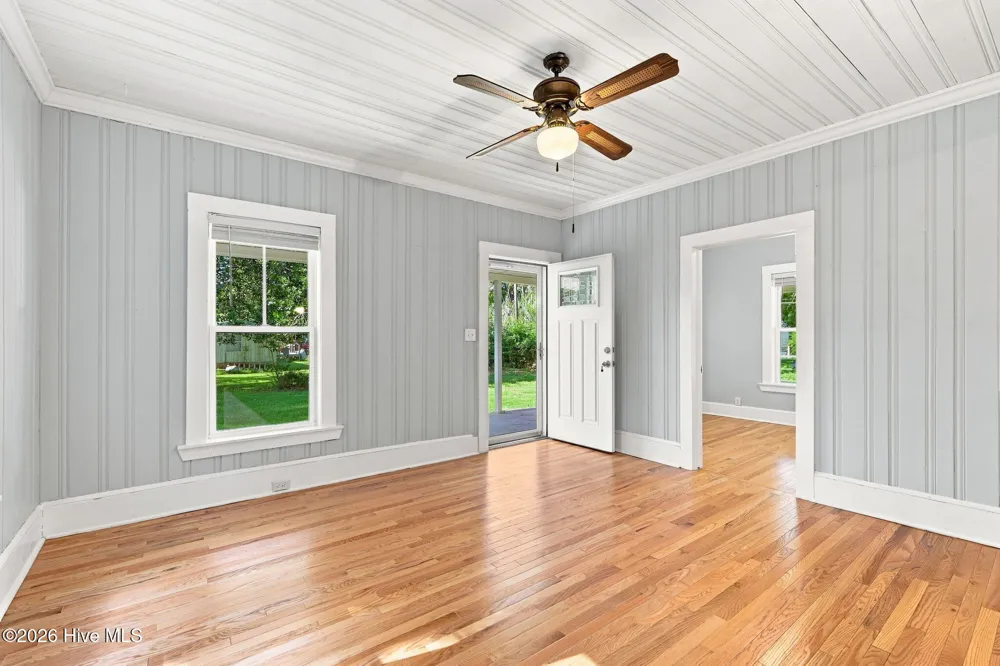 1112 Wilson Avenue Morehead City, NC 28557