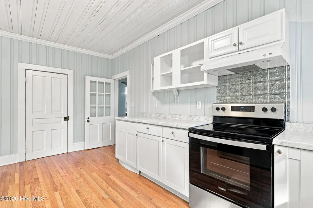 1112 Wilson Avenue Morehead City, NC 28557