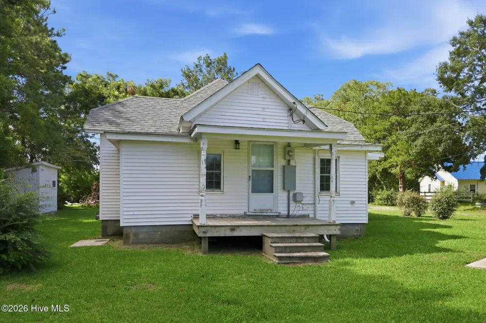 1112 Wilson Avenue Morehead City, NC 28557
