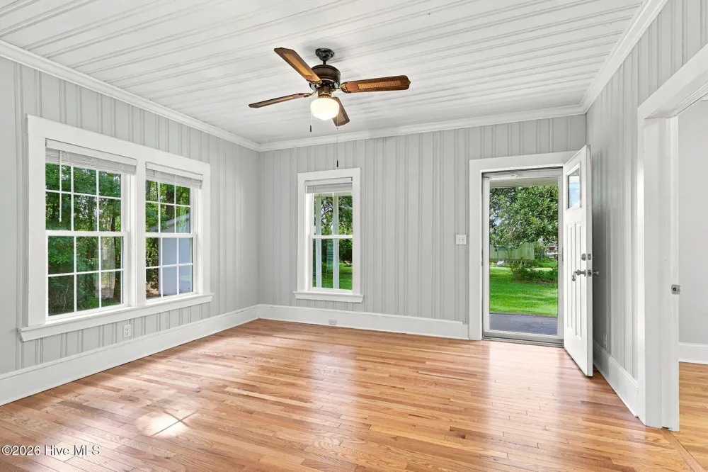 1112 Wilson Avenue Morehead City, NC 28557