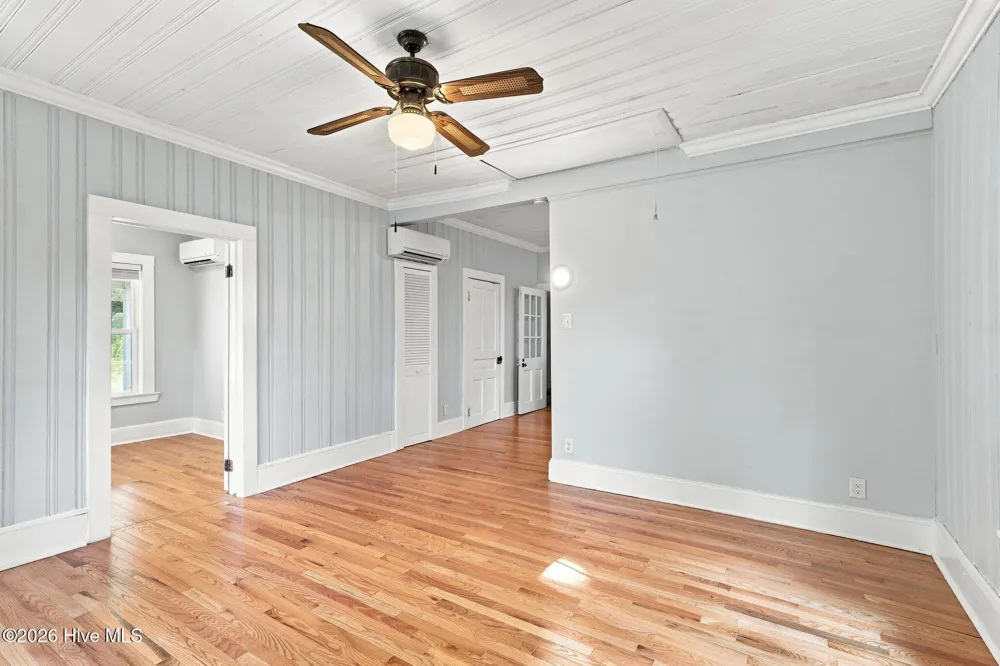 1112 Wilson Avenue Morehead City, NC 28557