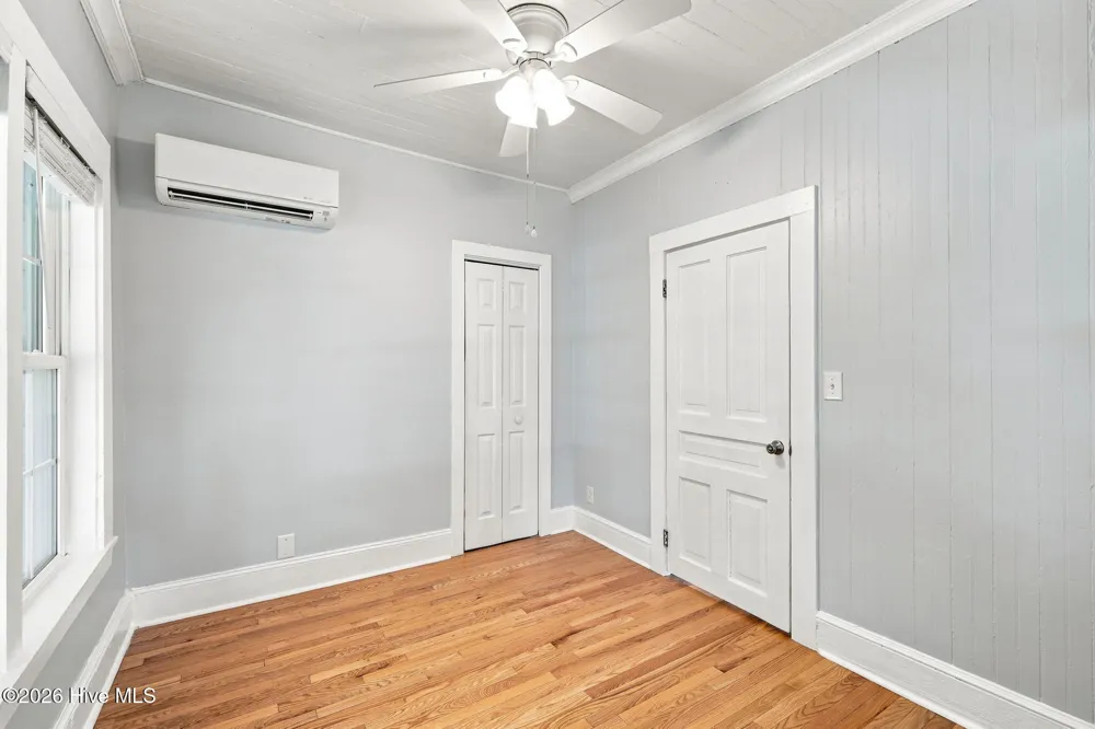 1112 Wilson Avenue Morehead City, NC 28557