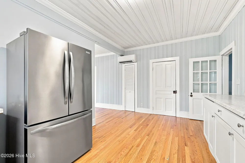 1112 Wilson Avenue Morehead City, NC 28557