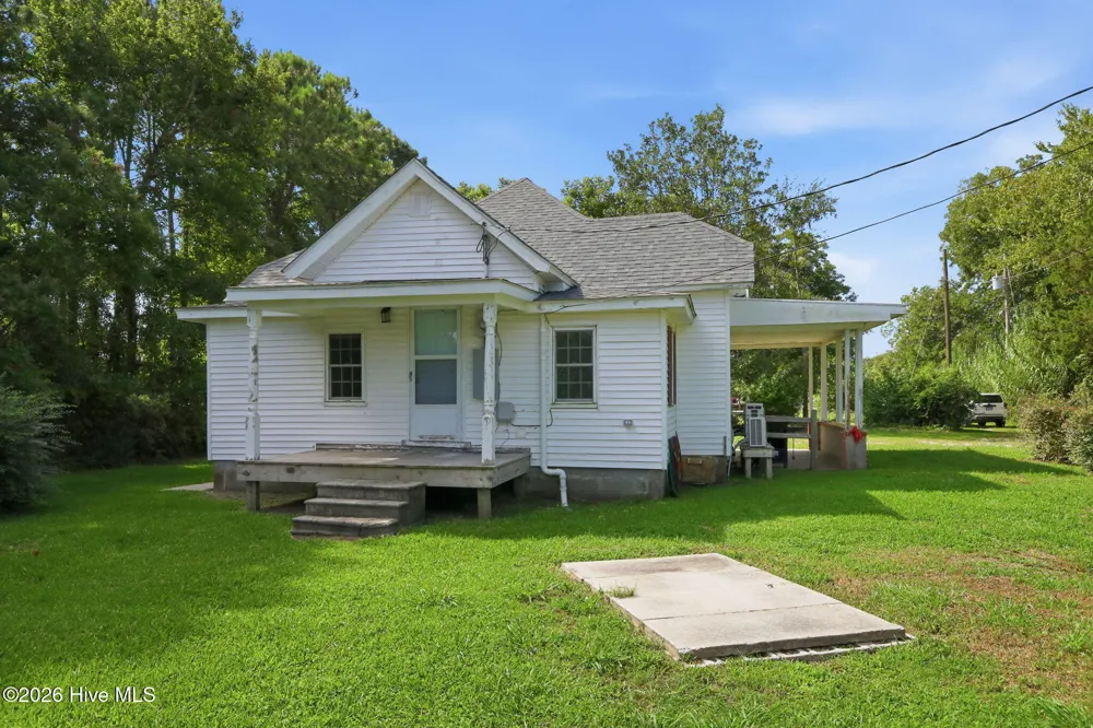 1112 Wilson Avenue Morehead City, NC 28557