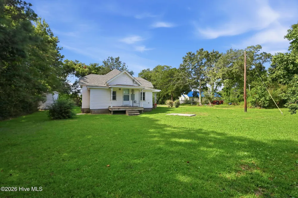 1112 Wilson Avenue Morehead City, NC 28557